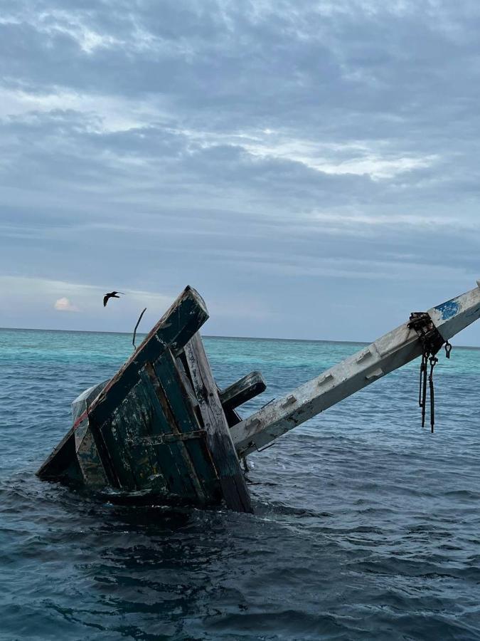 Vaali Maldives Island Escapes & Dive Hotel Felidhoo Exterior photo